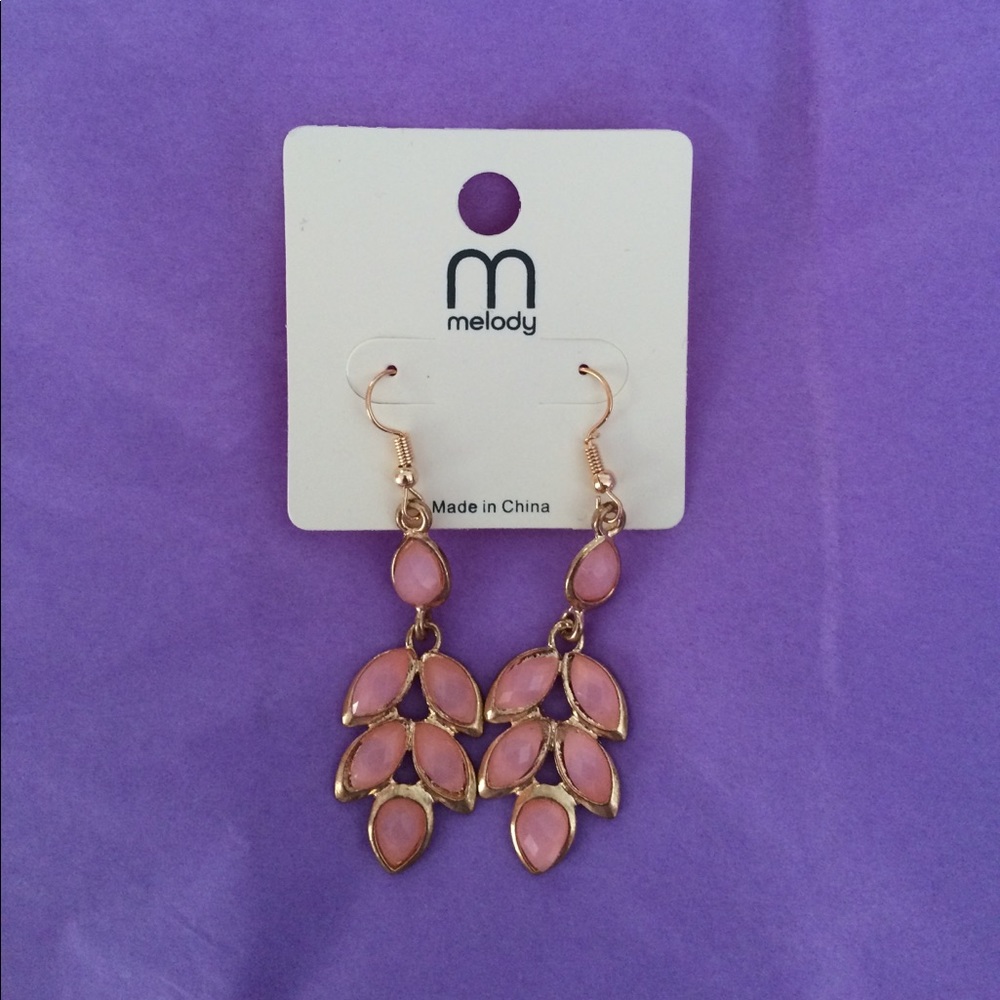Dangle earrings peach and gold tone