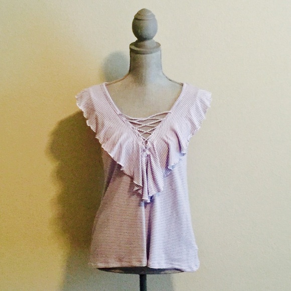 ✨HP✨Express Ruffle & Criss Cross Striped Top - Picture 4 of 5