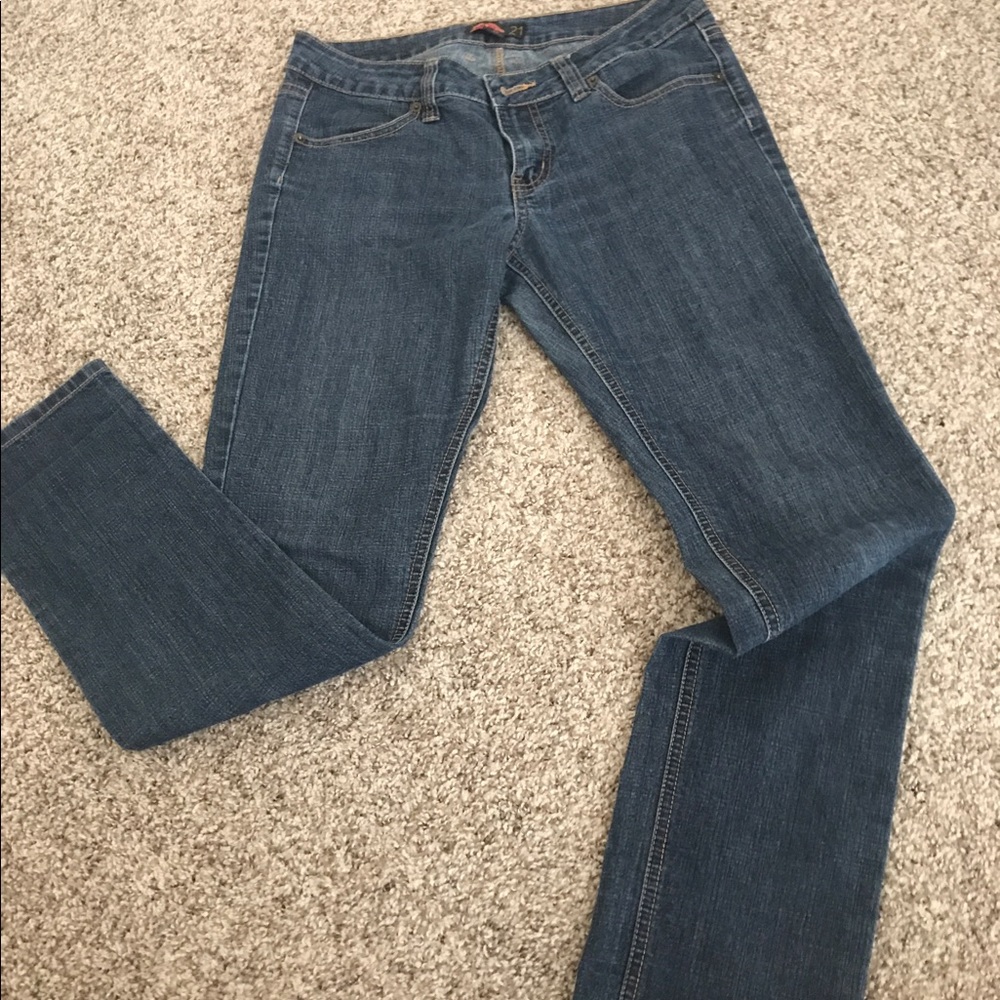 Tapered leg jeans