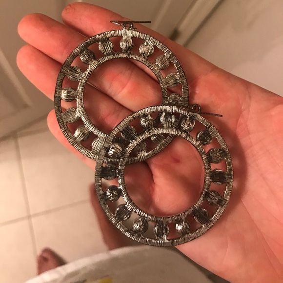 Earrings - Picture 4 of 4