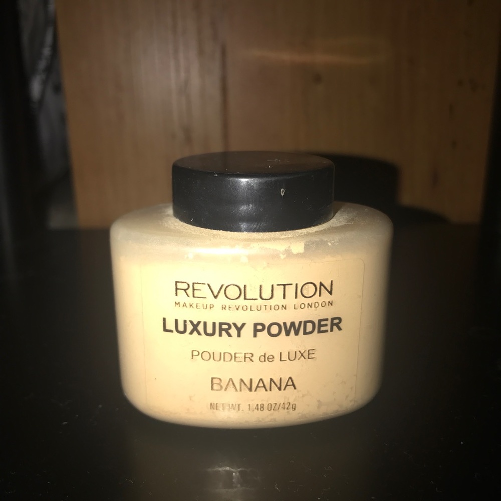 Makeup Revolution Banana Powder
