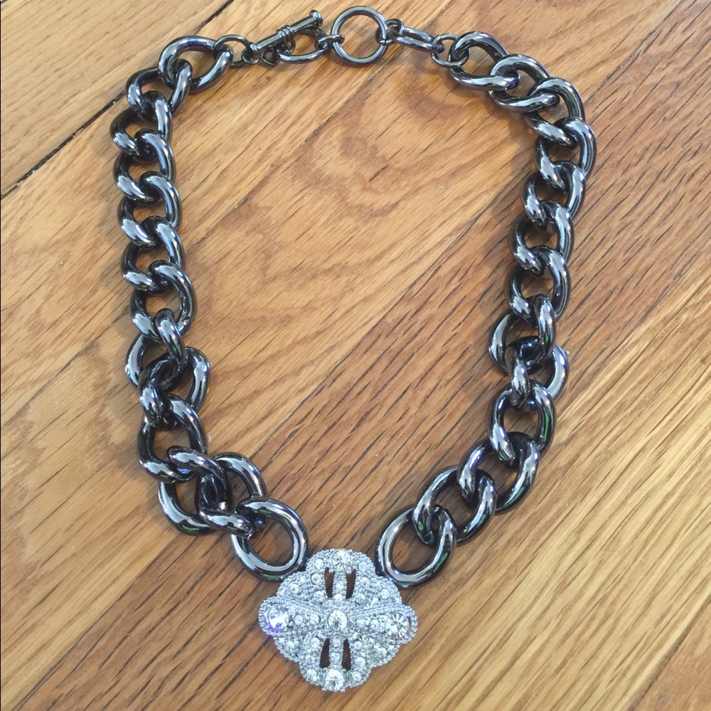 Metallic link chain necklace