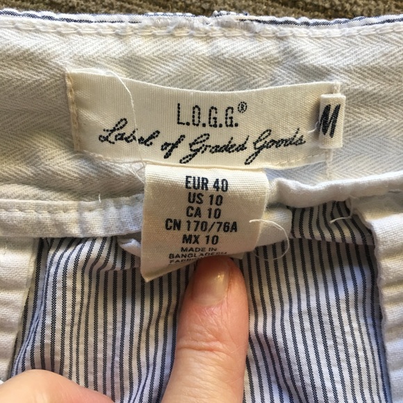 White & Navy Blue Stripe Seersucker - Picture 3 of 5