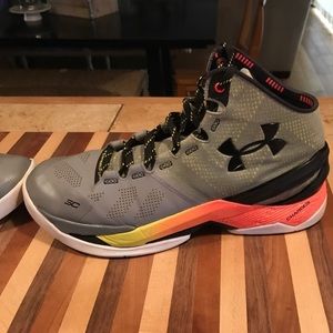Curry 2 irons sharpens iron
