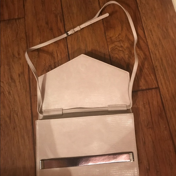 Clutch - Picture 2 of 4