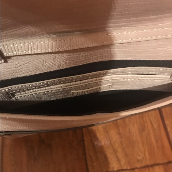 Clutch - Picture 3 of 4