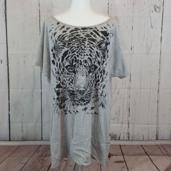 Dkny Tops - 🔥SALE🔥DKNY Metallic Graphic Tee