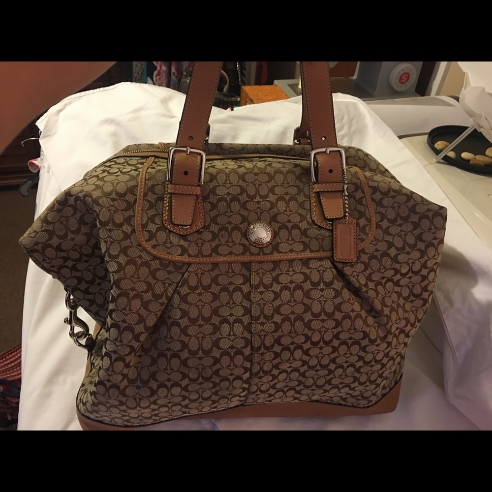 Authentic coach purse! condition is gently used