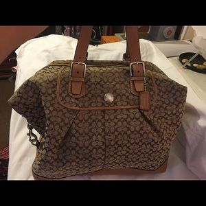 Authentic coach purse! condition is gently used