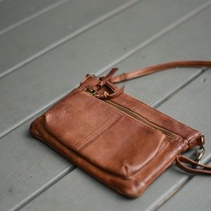 Bass crossbody leather purse