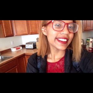 Meet your Posher, Jansy