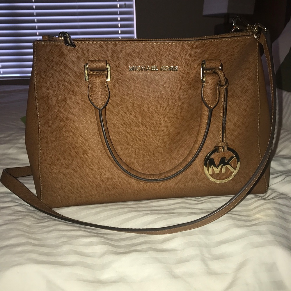 MICHAEL KORS SUTTON