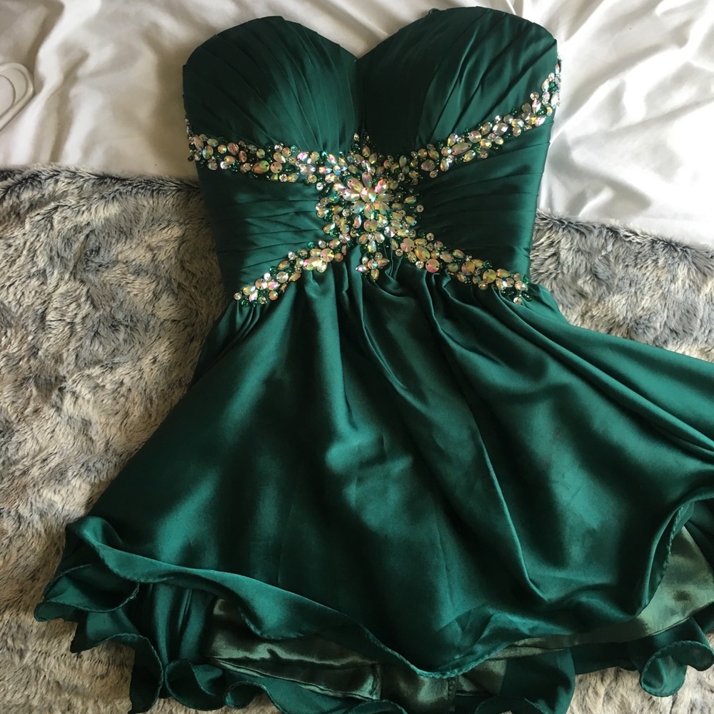 Emerald Green Mini Homecoming Dress
