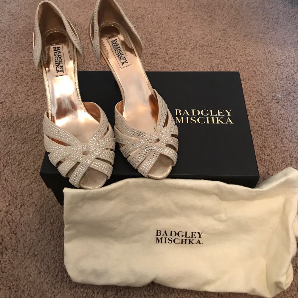 Badgley Mischka Tatiana d'Orsay Pump