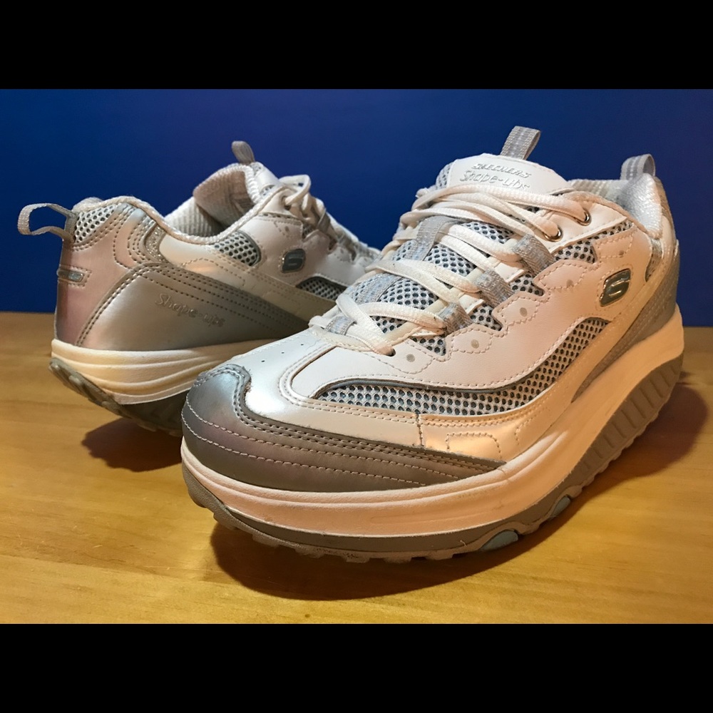Women's Size 9.5 Blue Skechers Shape-Ups Shoes