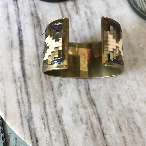 Aztec Pattern Gold Cuff - Picture 3 of 4