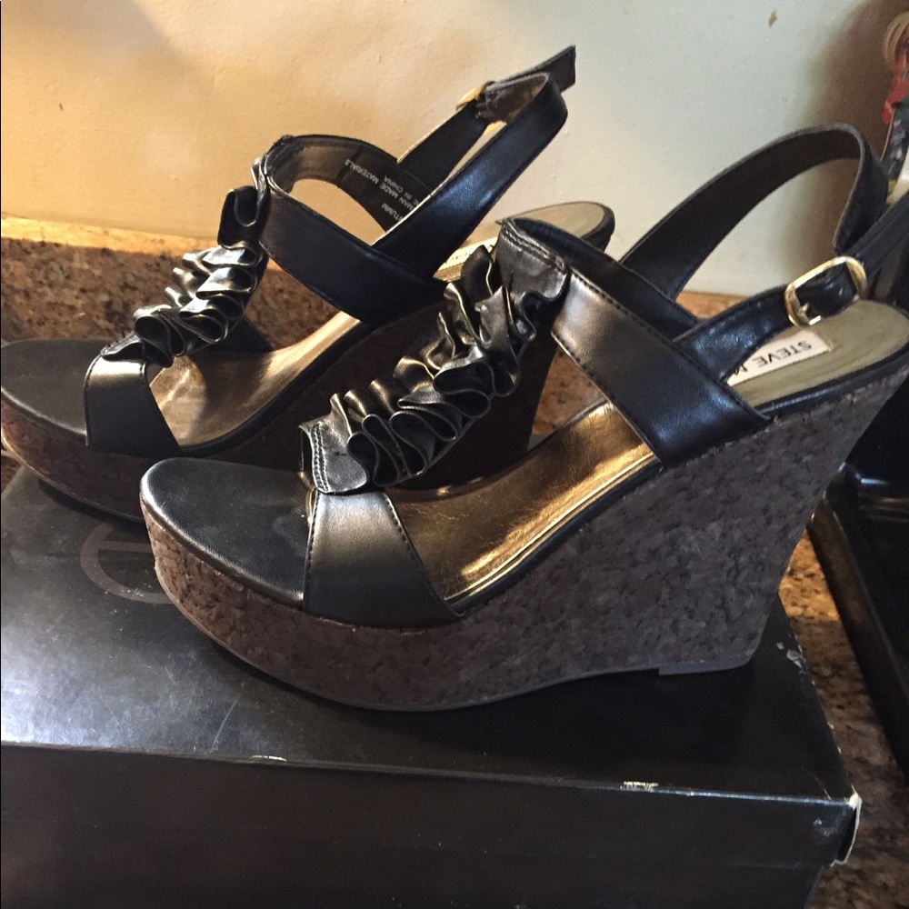 Black Steve Madden wedge