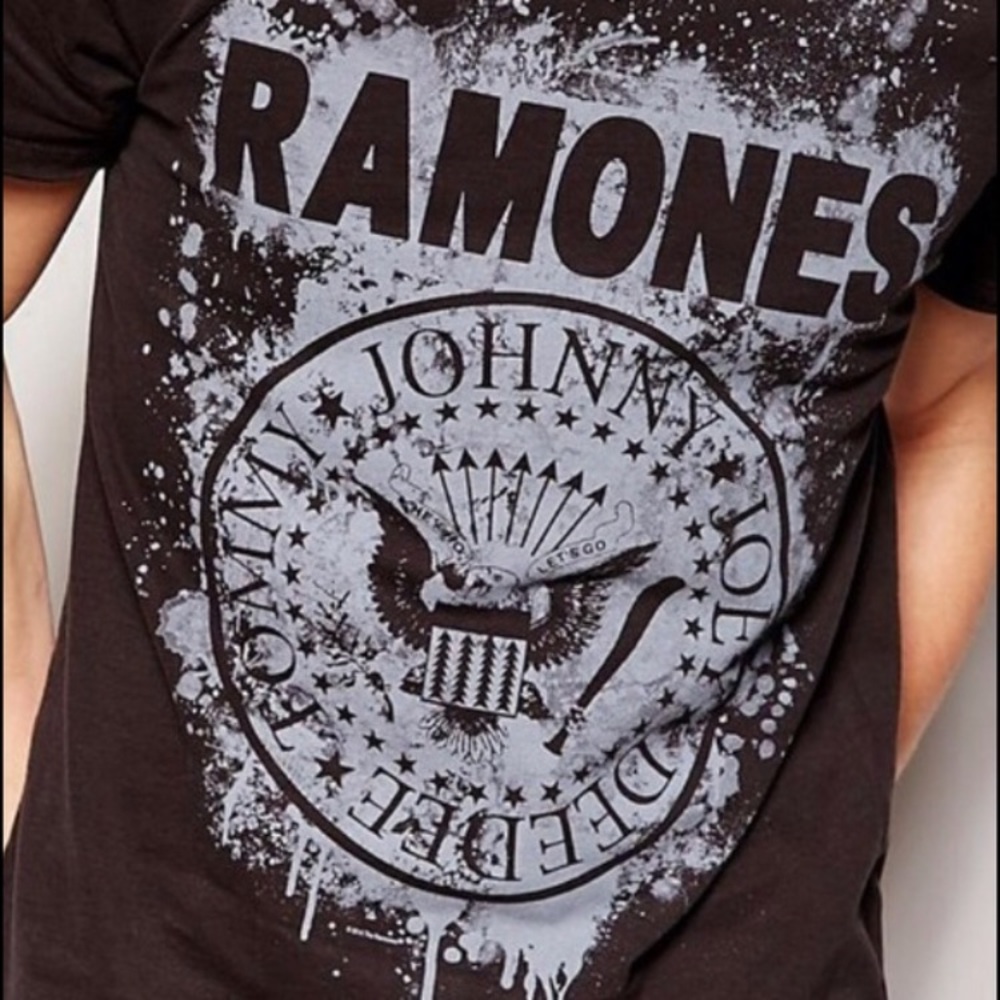 RAMONES OFFICIAL FAD OUT tshirt