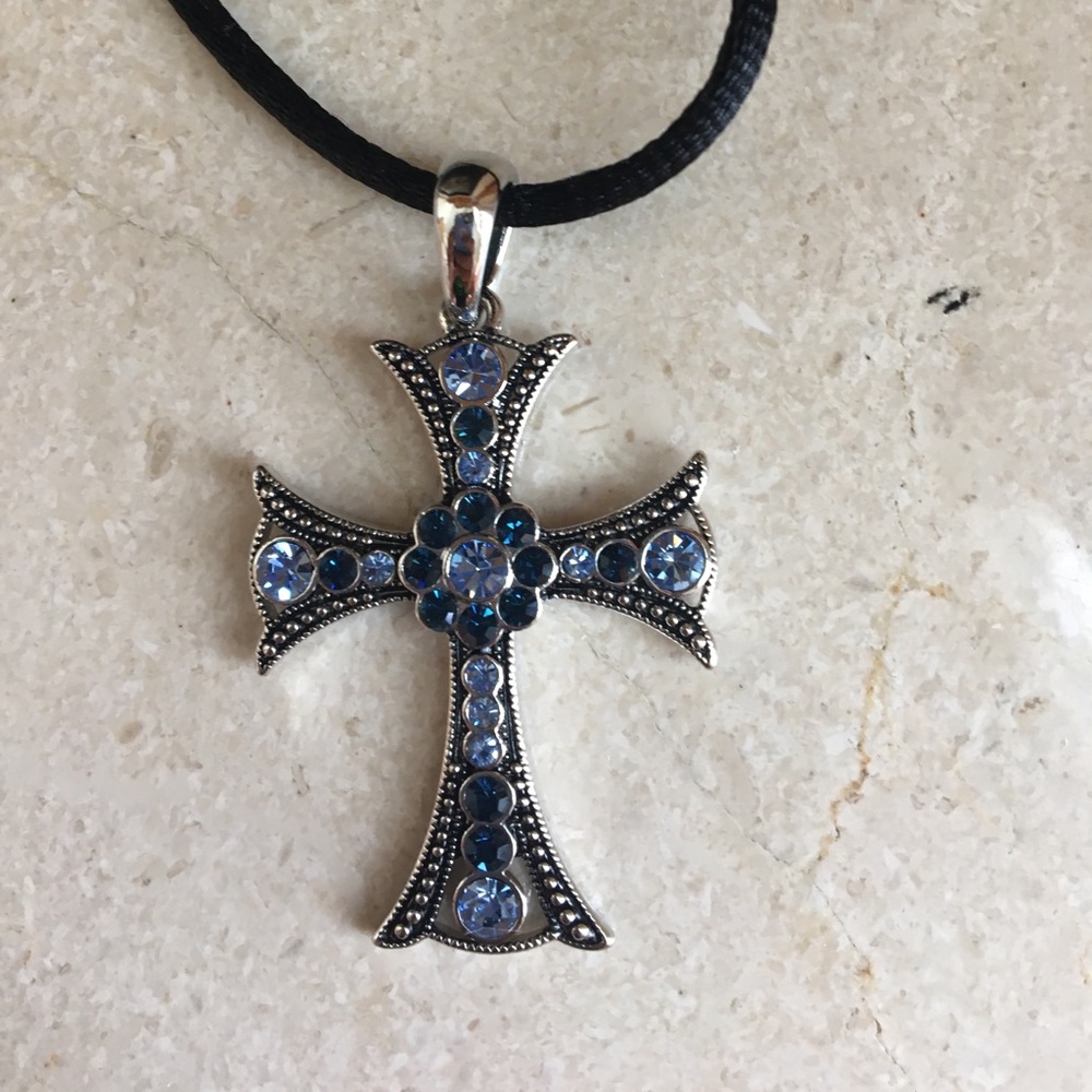 Lia Sophia cross necklace