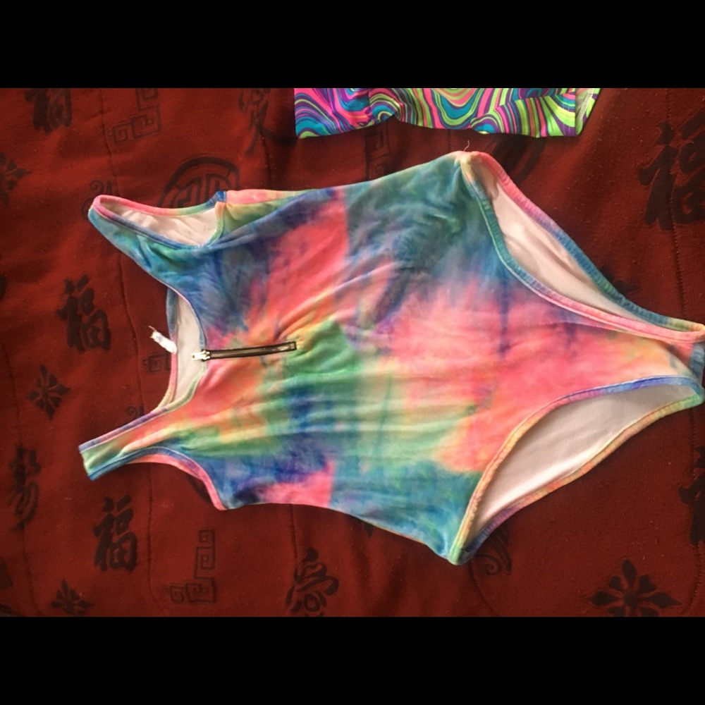 Tie dye bodysuit !