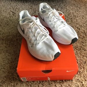 Women's Nike Air Zoom Pegasus 33.