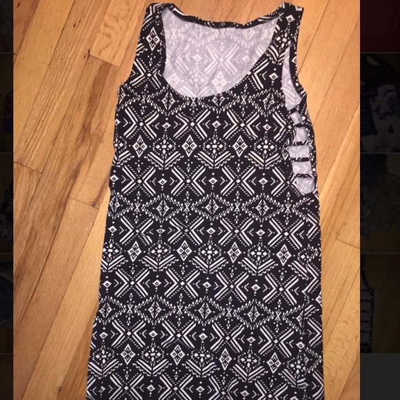 Forever 21 Dresses & Skirts - Forever 21 strappy side printed body con dress