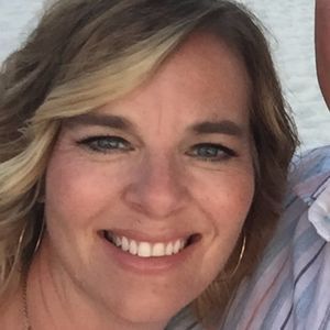 Meet your Posher, Lorie