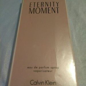 Calvin Klein  "ETERNITY MOMENT"