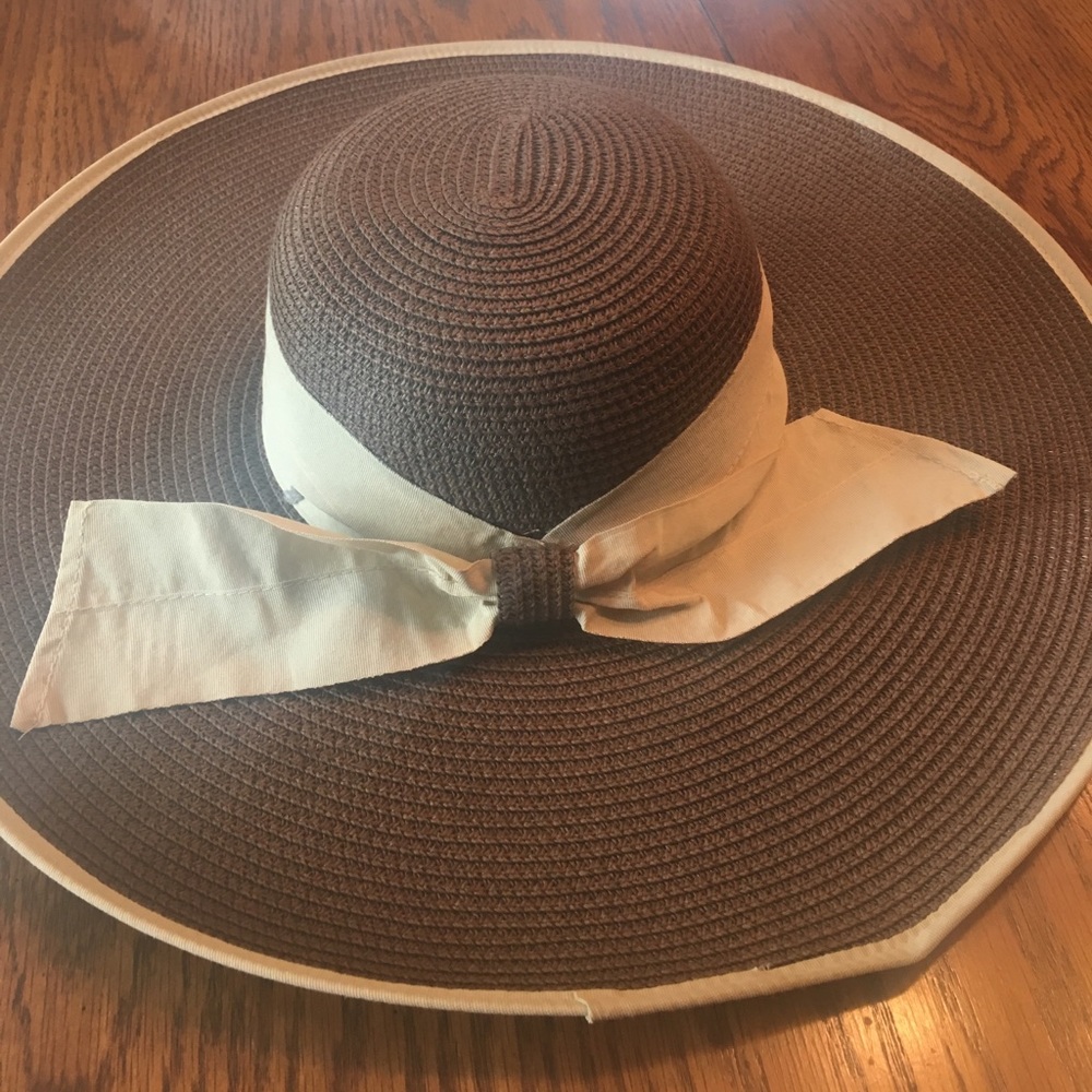 Beautiful Sun hat - Picture 3 of 4
