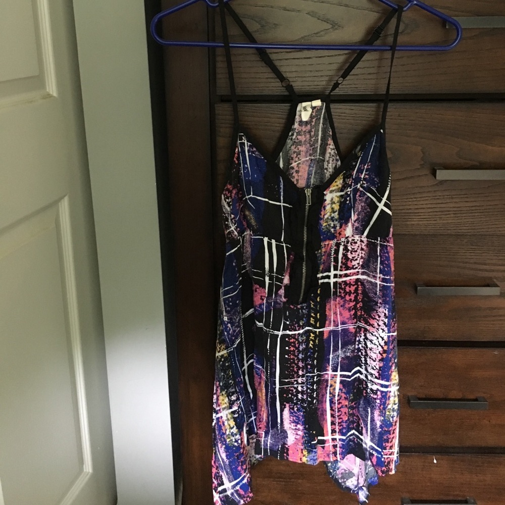 Super cute and flattering tank top!