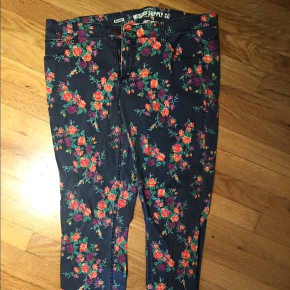 Mossimo Supply Co. Pants - Floral 3/4 skinny ankle mossimo jeans