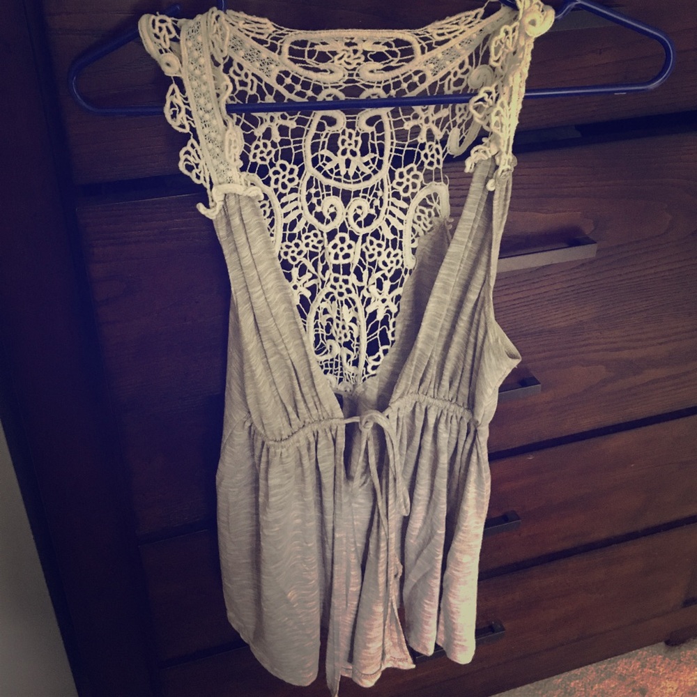 Lace tank top style cardigan with tie in front