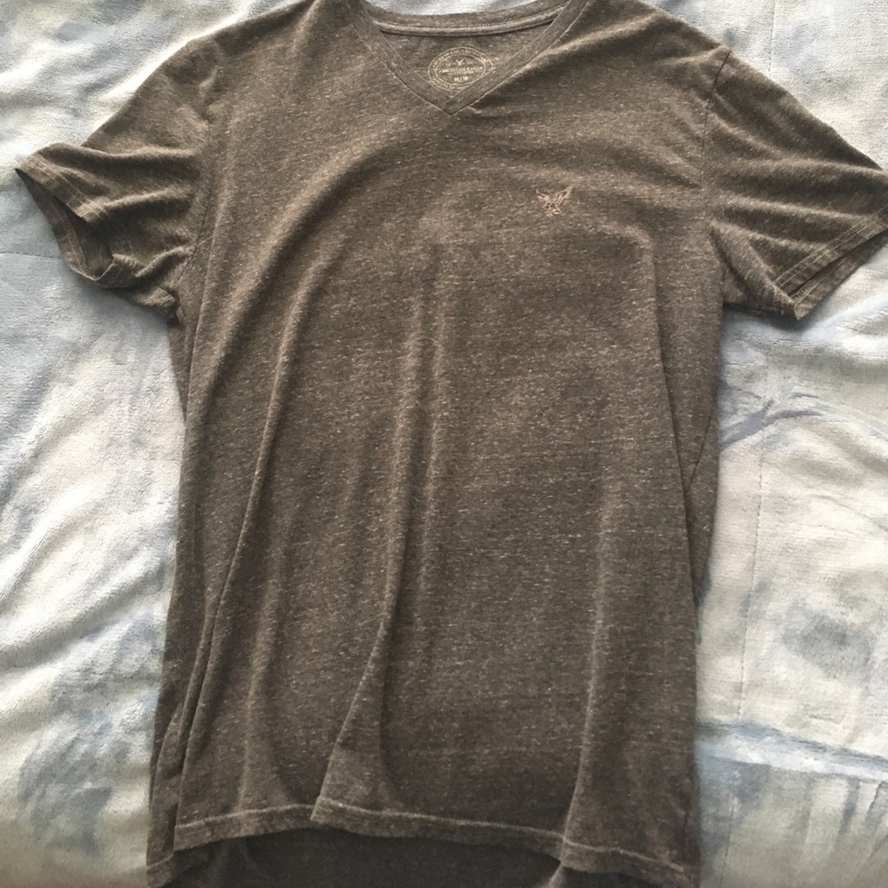 American Eagle v neck t shirt