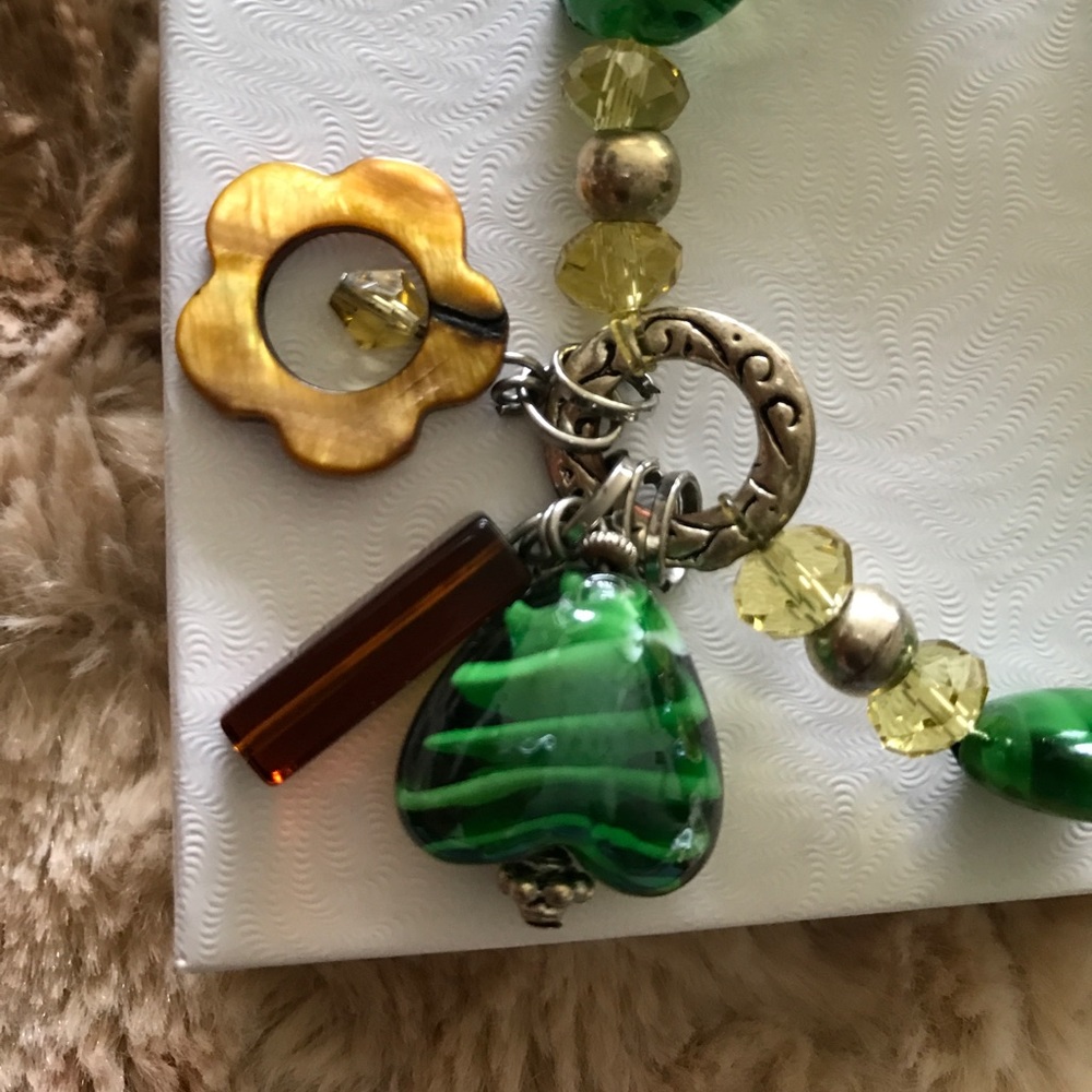 NEW! Lovely Green and Yellow Beaded Bracelet - Picture 2 of 3