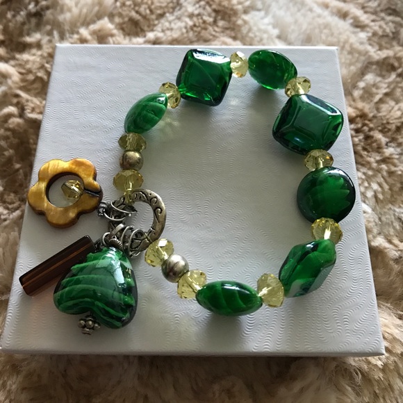 NEW! Lovely Green and Yellow Beaded Bracelet - Picture 3 of 3