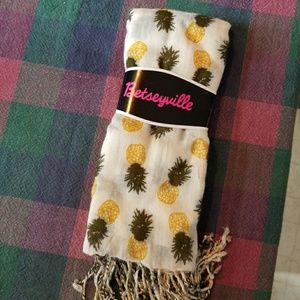 Betseyville pineapple scarf