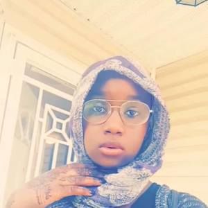 Meet your Posher, Dieynaba