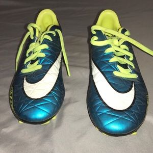 Soccer cleats