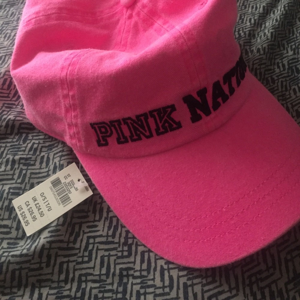 VS PINK HAT IN HOT PINK NEVER WORN