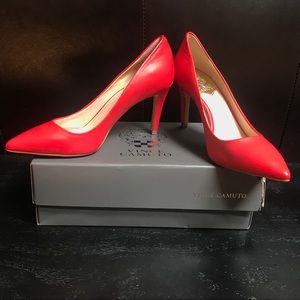 NWT Vince Camuto Heels size 7