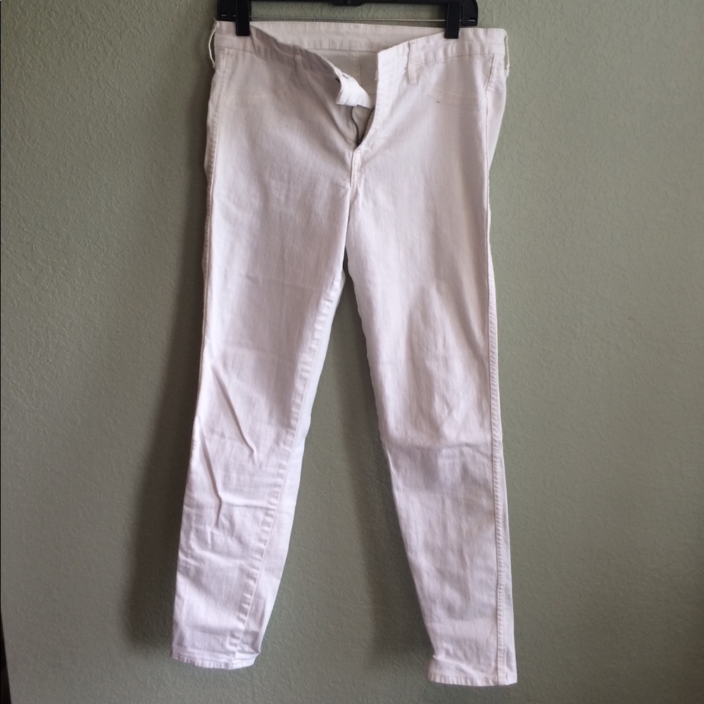 White jeans. Size 31. Skinny.