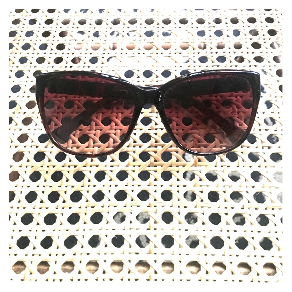 Oscar de La Renta Sunglasses