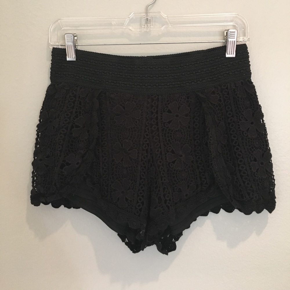 Black Floral Shorts🌑🌻