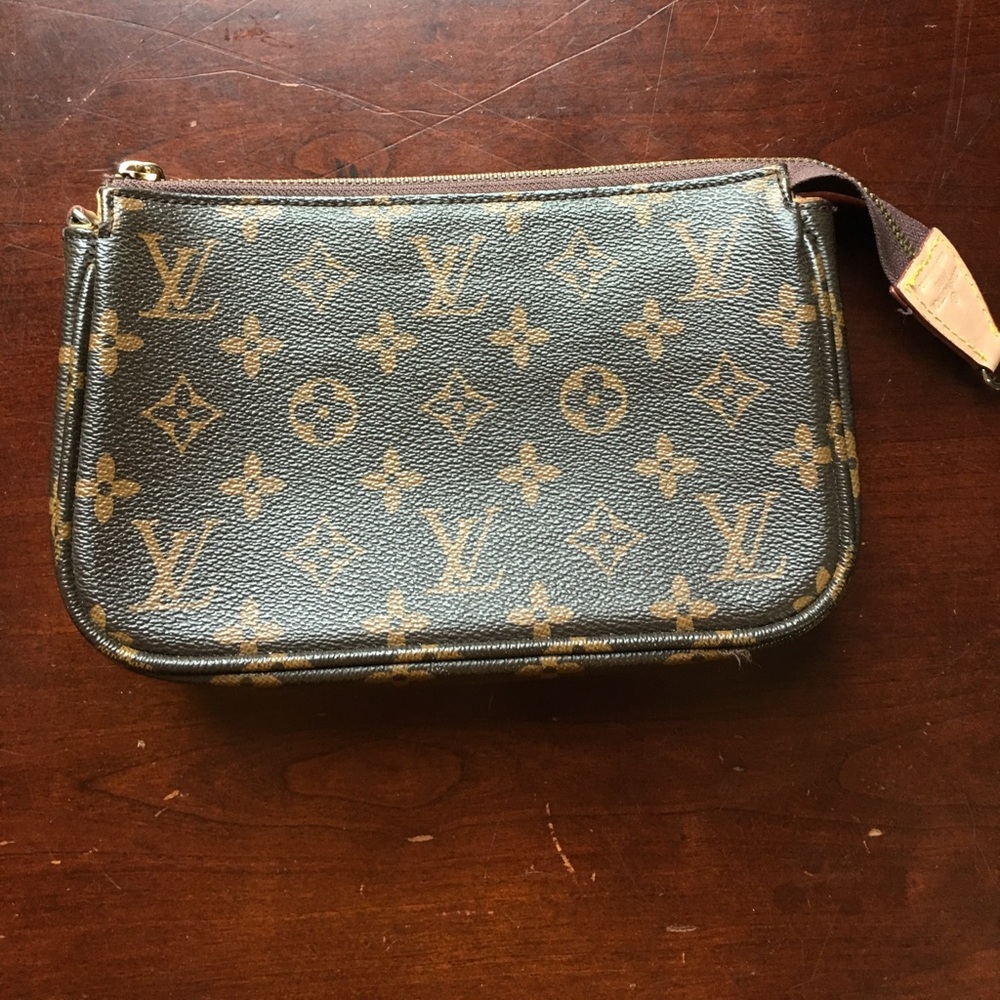 Louis Vuitton Clutch