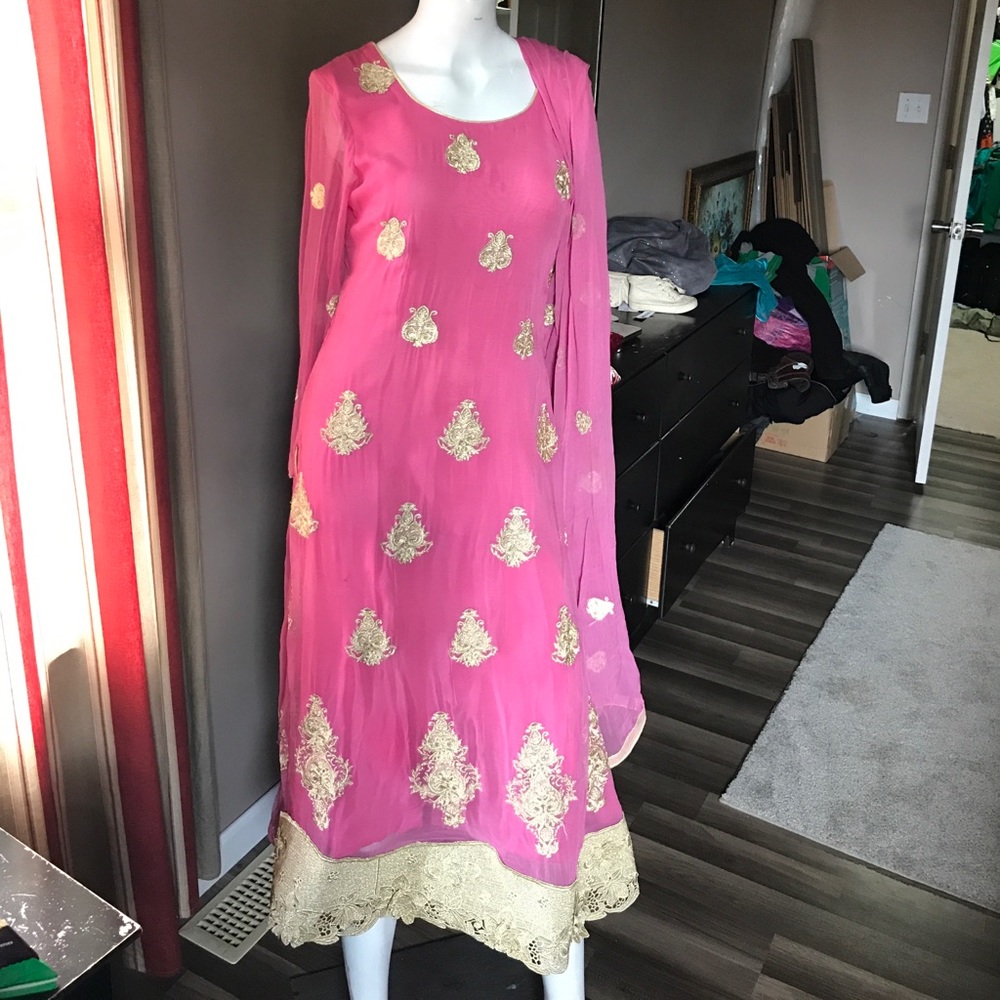 Pakistani dress shalwar Kameez