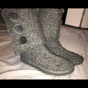 Gray knit Uggs
