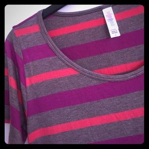 Lularoe Classic Tee Size Small