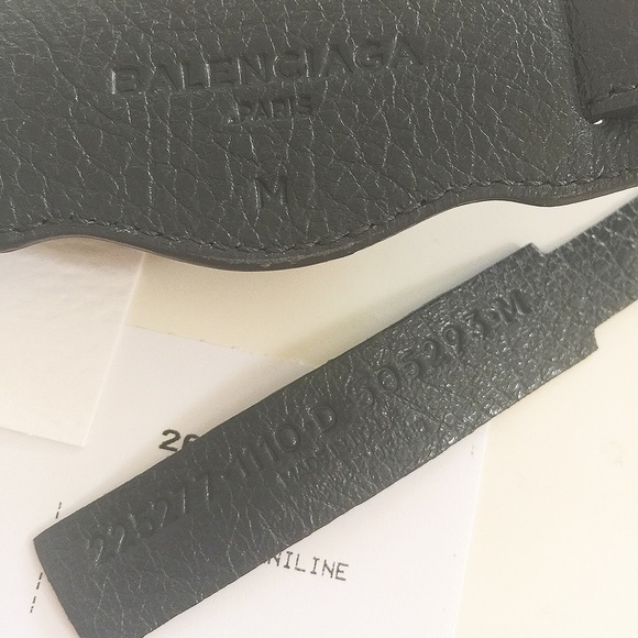 NIB Authentic Balenciaga buckle bracelet SZ M - Picture 7 of 7