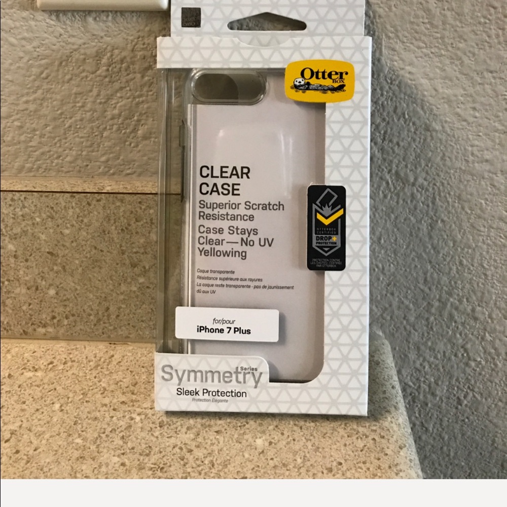 Otter box symmetry clear case iPhone 7 plus 💜💜