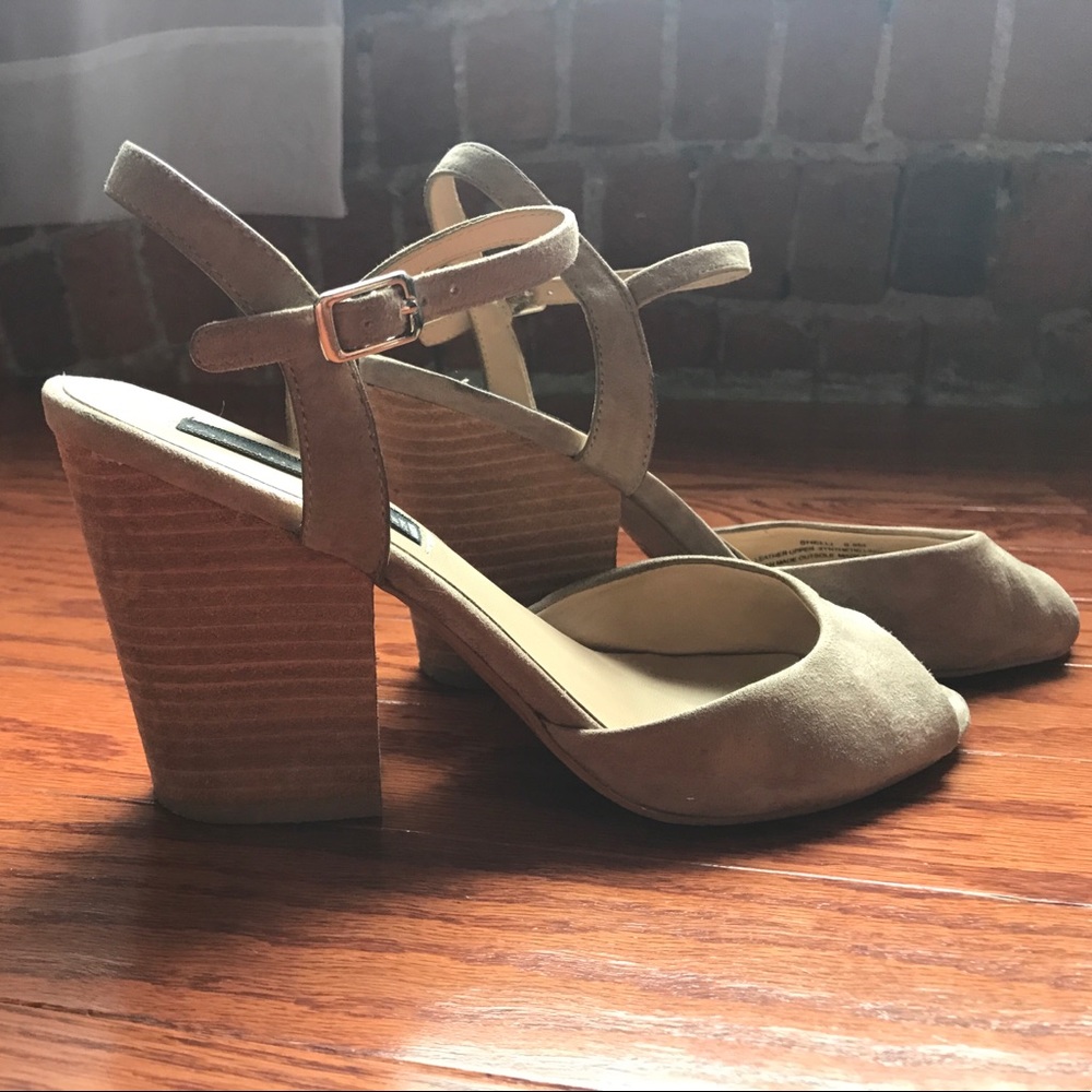 Gently use grey heel sandals